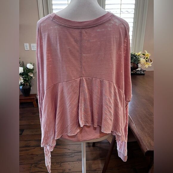 We The Free Salmon Pink Draped Layered Oversized Sweatshirt Top M Boho Artsy - Picture 10 of 11